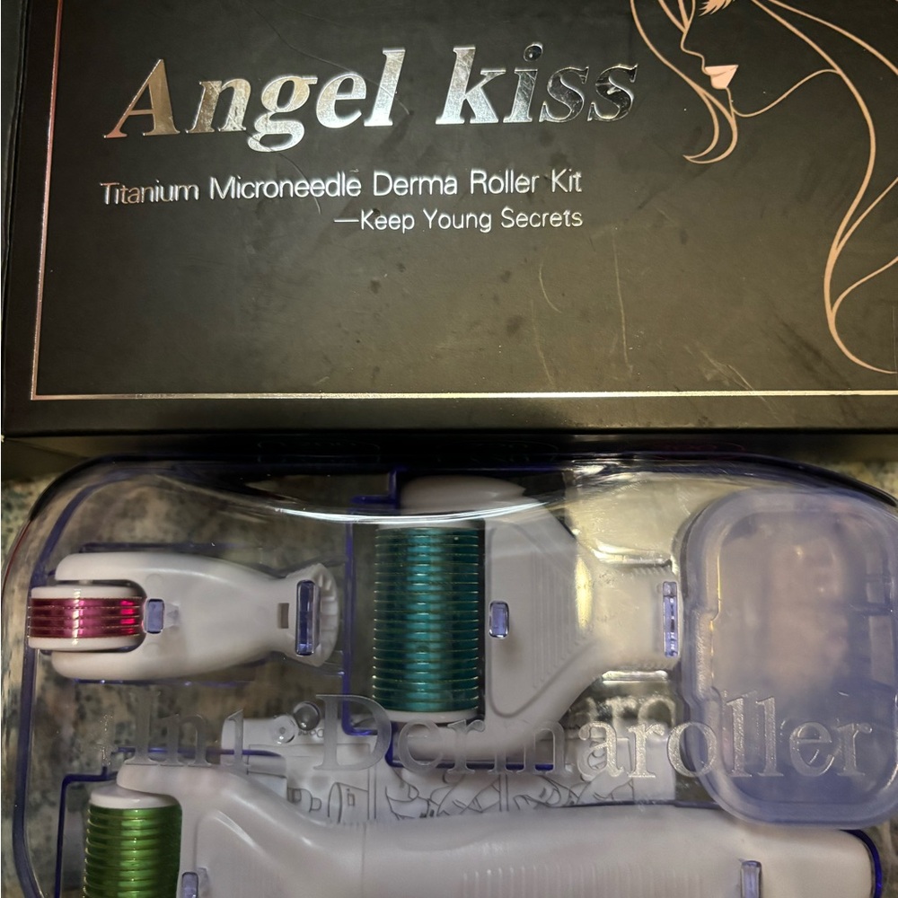 Angel Kiss Derma Roller Kit with Green and Pink Rollers